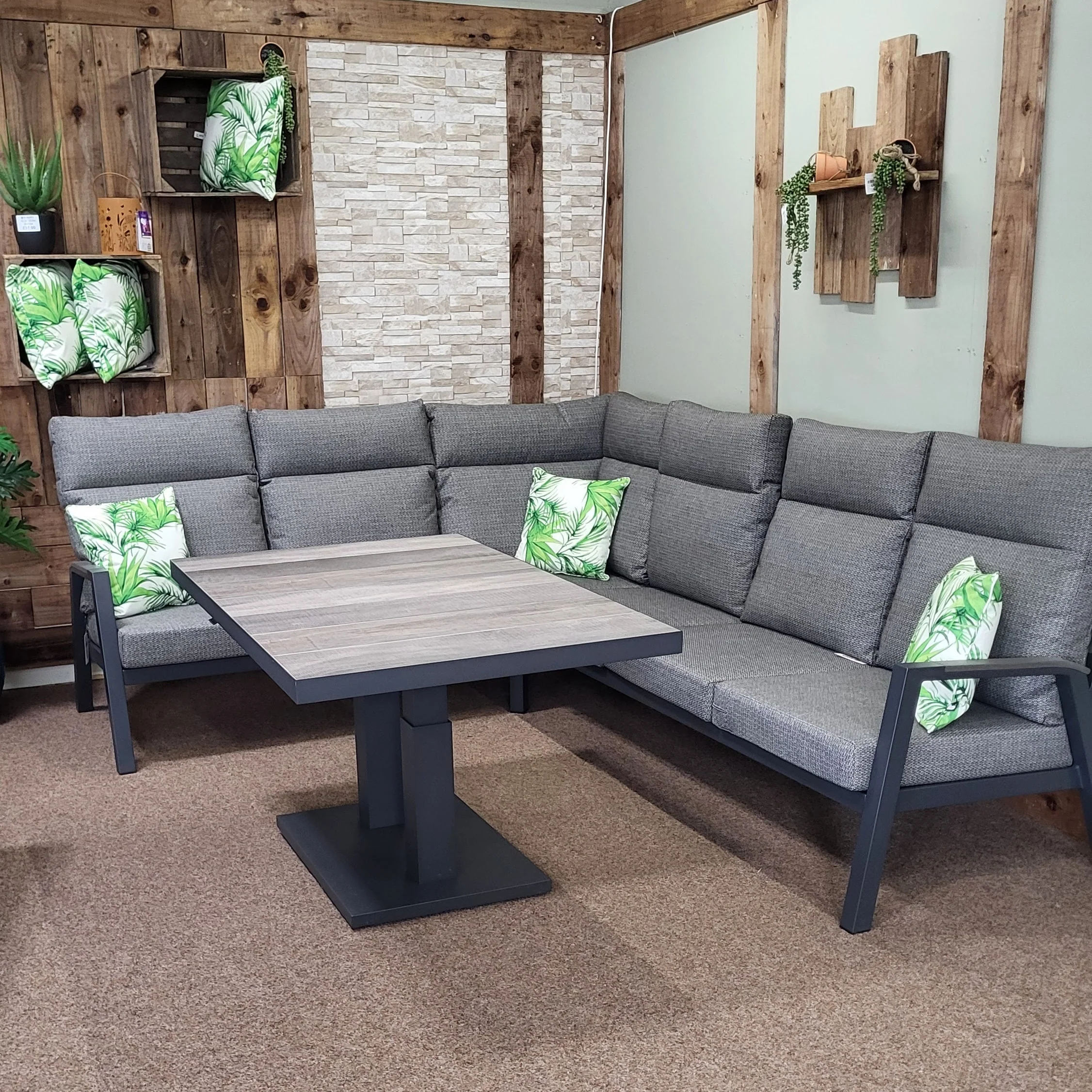 Atlas High Backed Outdoor Corner with Height Adjustable Table | Vila - Image 3