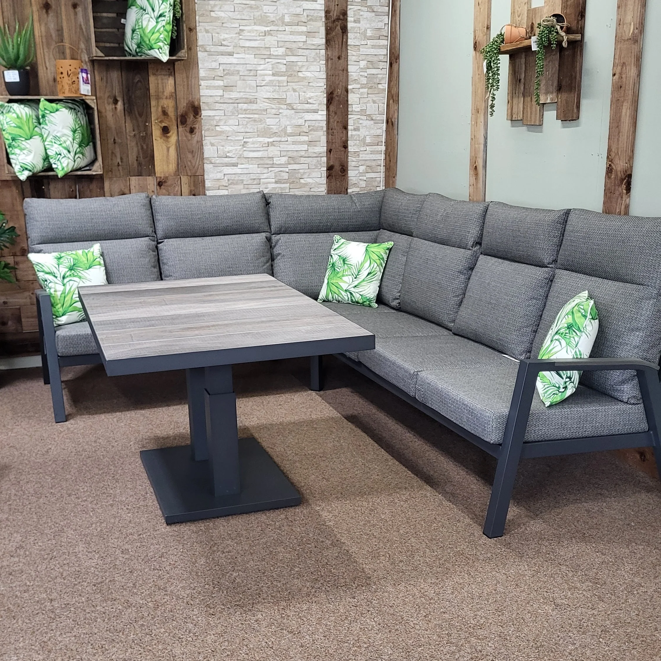 Atlas High Backed Outdoor Corner with Height Adjustable Table | Vila - Image 4