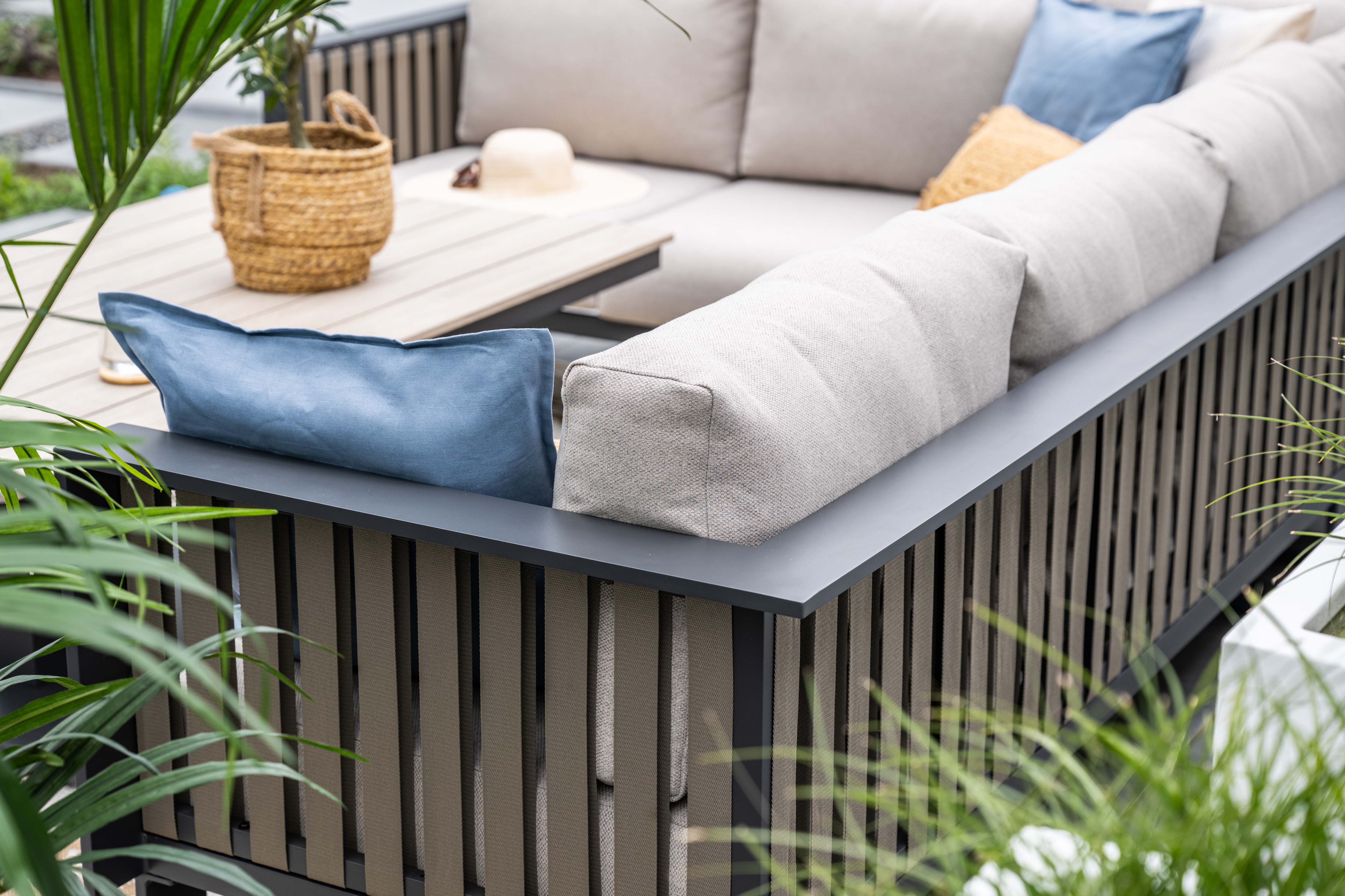 Bologna Modular Outdoor Corner Sofa Set - Adjustable Table & Bench | Garden Impressions - Image 3