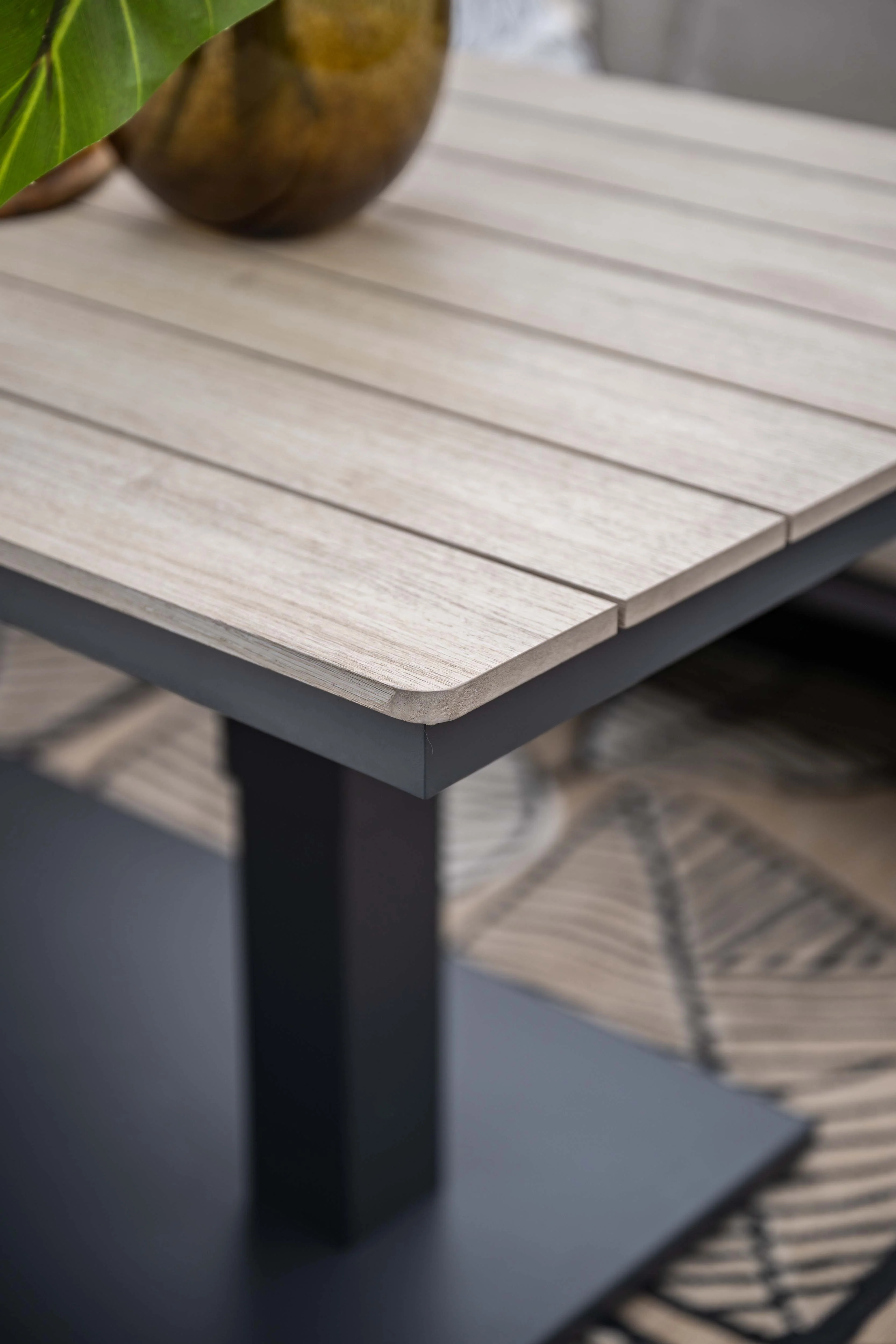 Bologna Outdoor Height Adjustable Table - Vironwood Top | Garden Impressions - Image 3