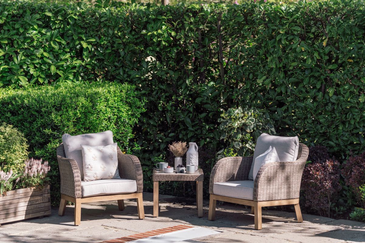 Coniston Bistro Set in Natural | Vila - Image 4