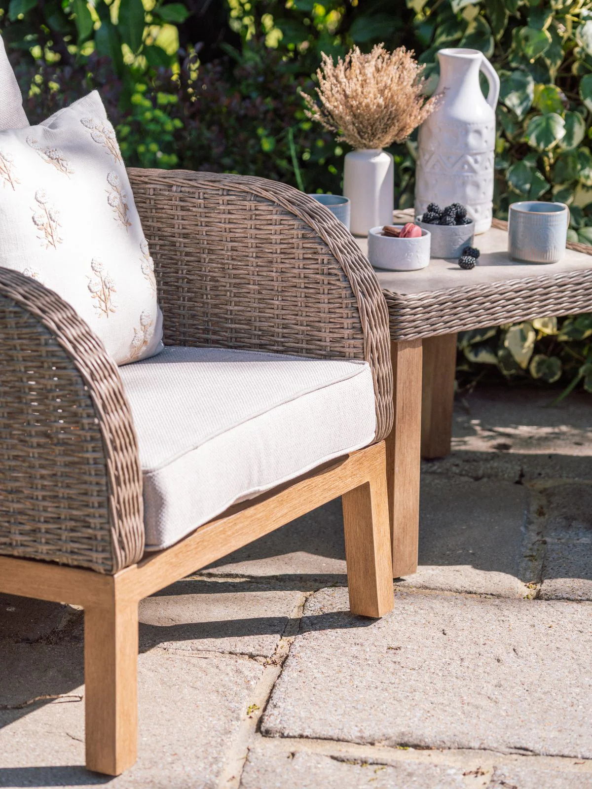 Coniston Bistro Set in Natural | Vila - Image 7