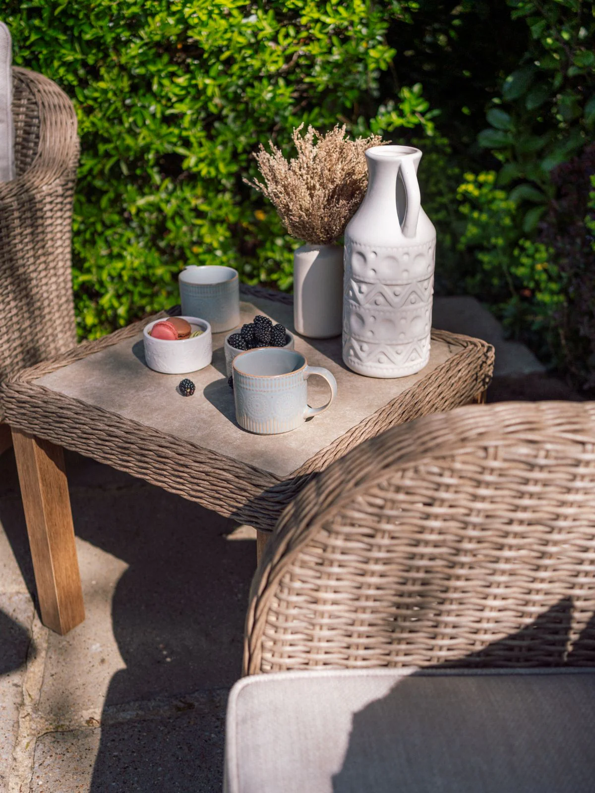 Coniston Bistro Set in Natural | Vila - Image 9