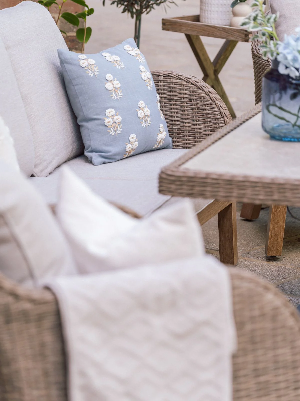 Coniston Outdoor Lounge Set in Natural | Vila - Image 3