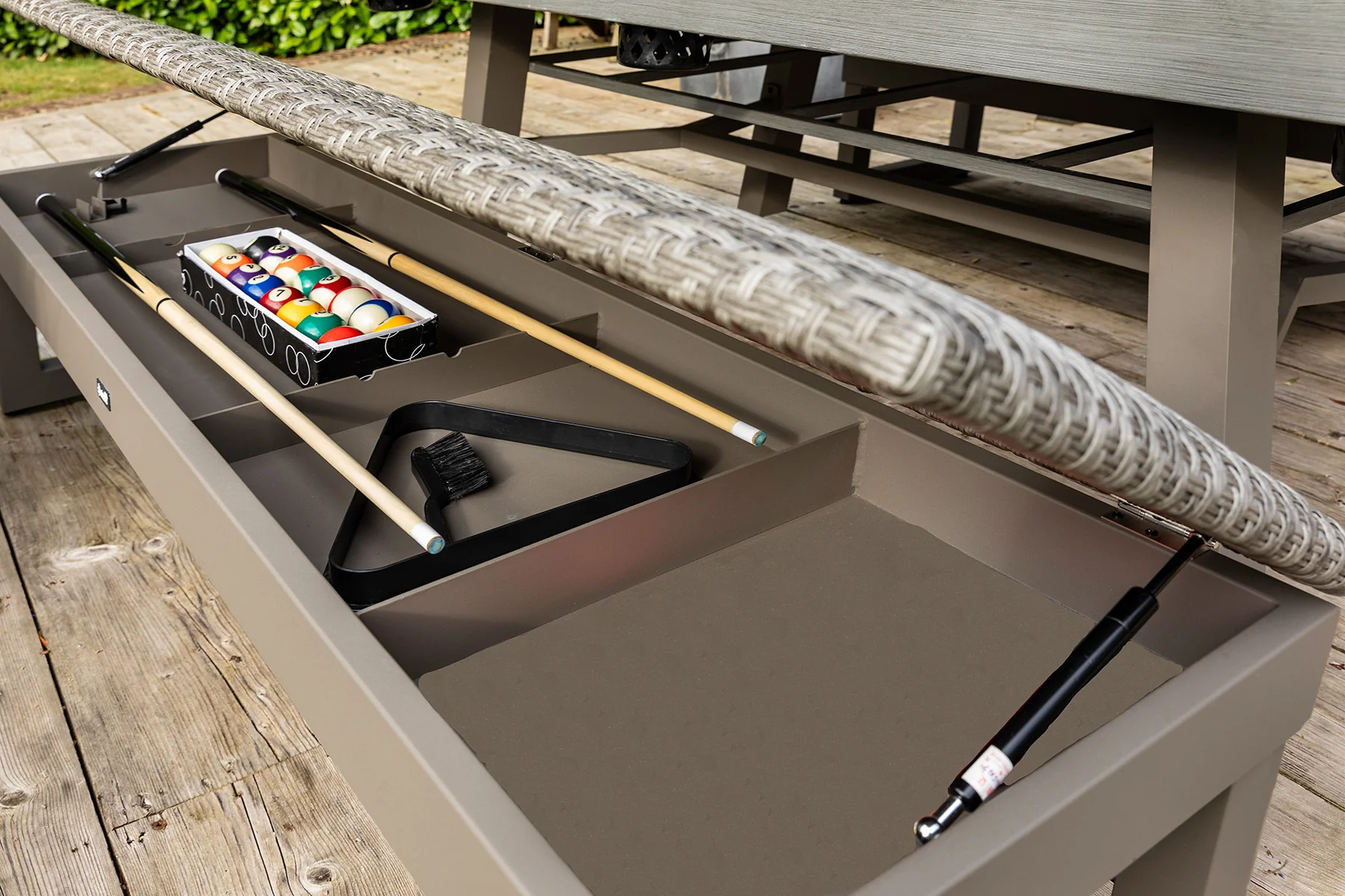 Crucible Outdoor Dining and Gaming Set - New 2026 Model | Hartman - Image 5
