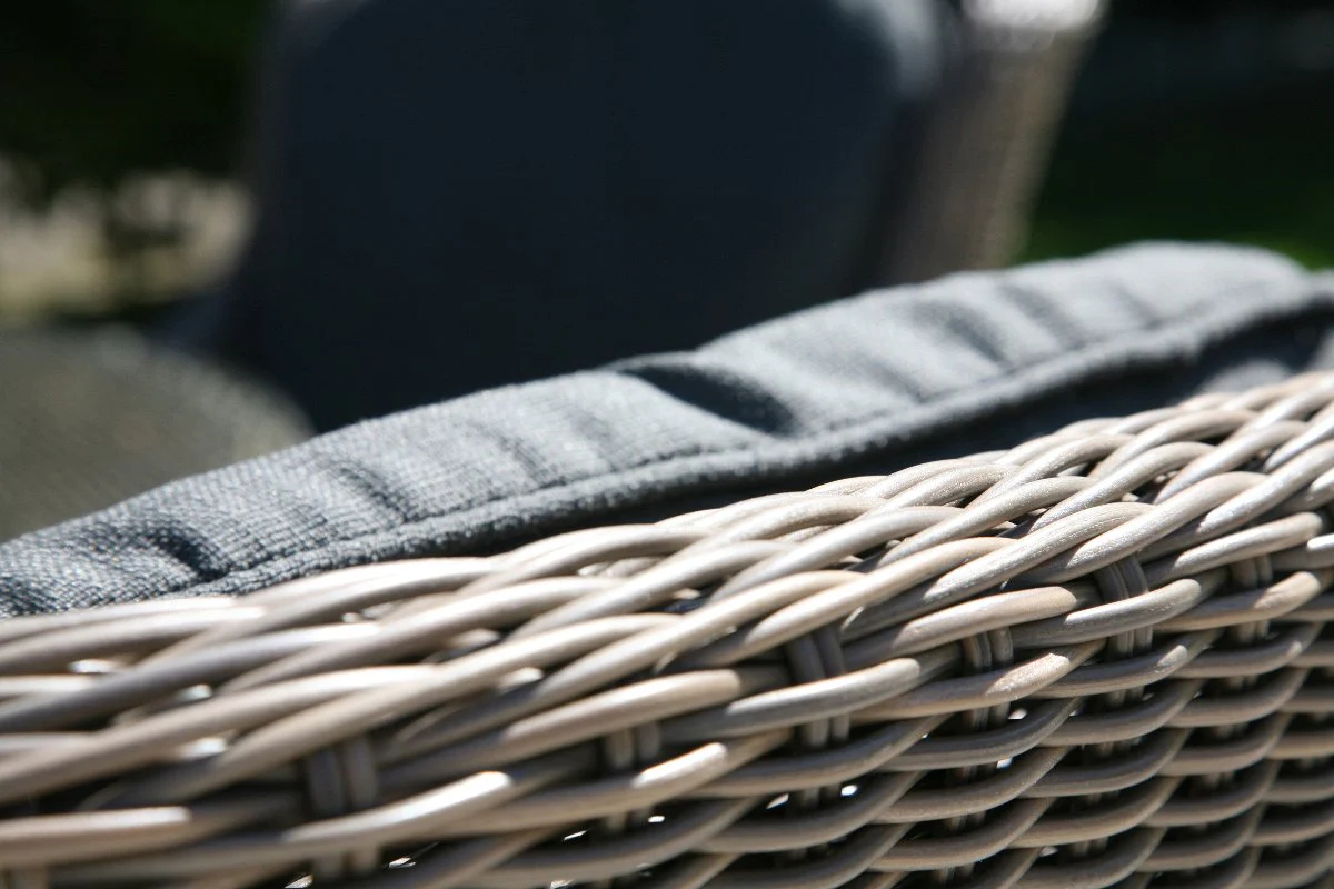 EX-DISPLAY - Brighton 8 Seat Outdoor Dining by 4 Seasons Outdoor - Image 3