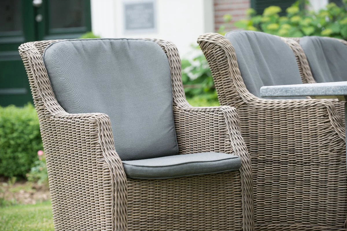 EX-DISPLAY - Brighton 8 Seat Outdoor Dining by 4 Seasons Outdoor - Image 4