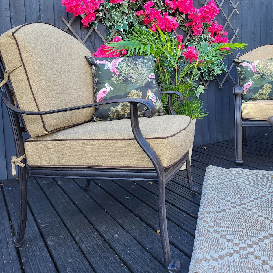 EX-DISPLAY Outdoor Lounge with Coffee Table in Cast Aluminium - Amalfi By Hartman - Image 4