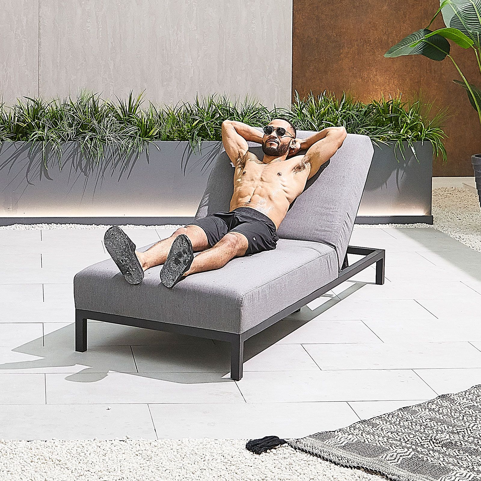 EX-DISPLAY - Sunny Outdoor Fabric Sun Lounger by Nova - Image 10