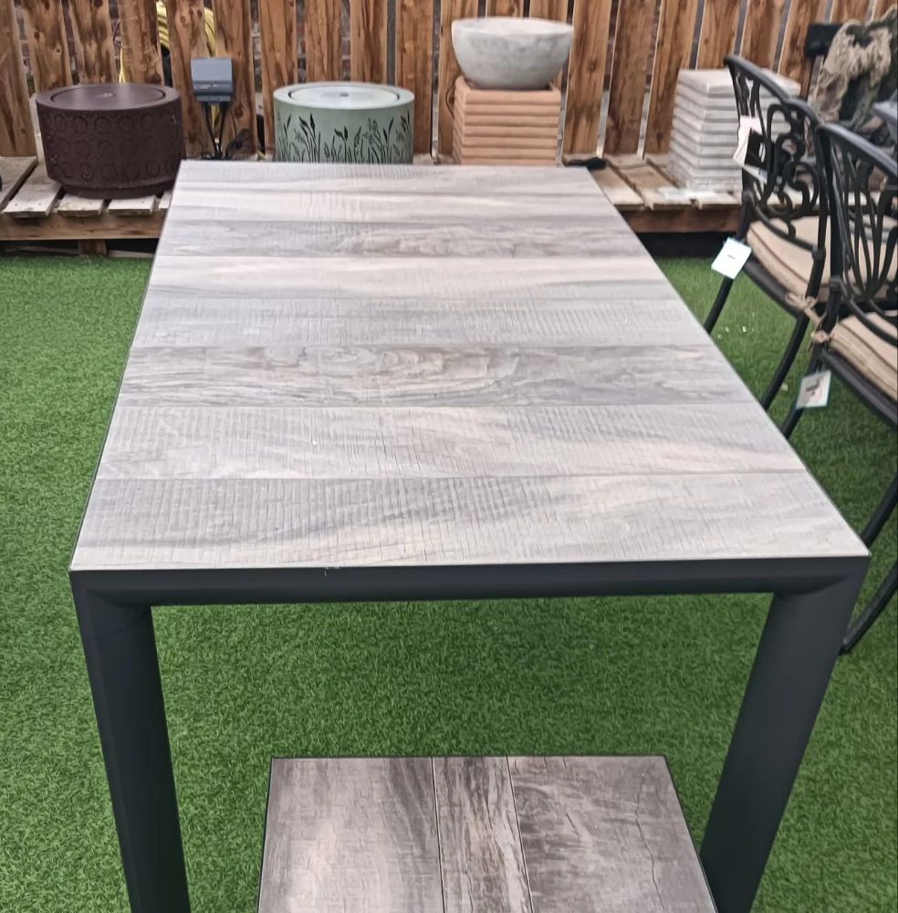 Kendal Outdoor Rectangle Table in Grey By Vila - Image 2