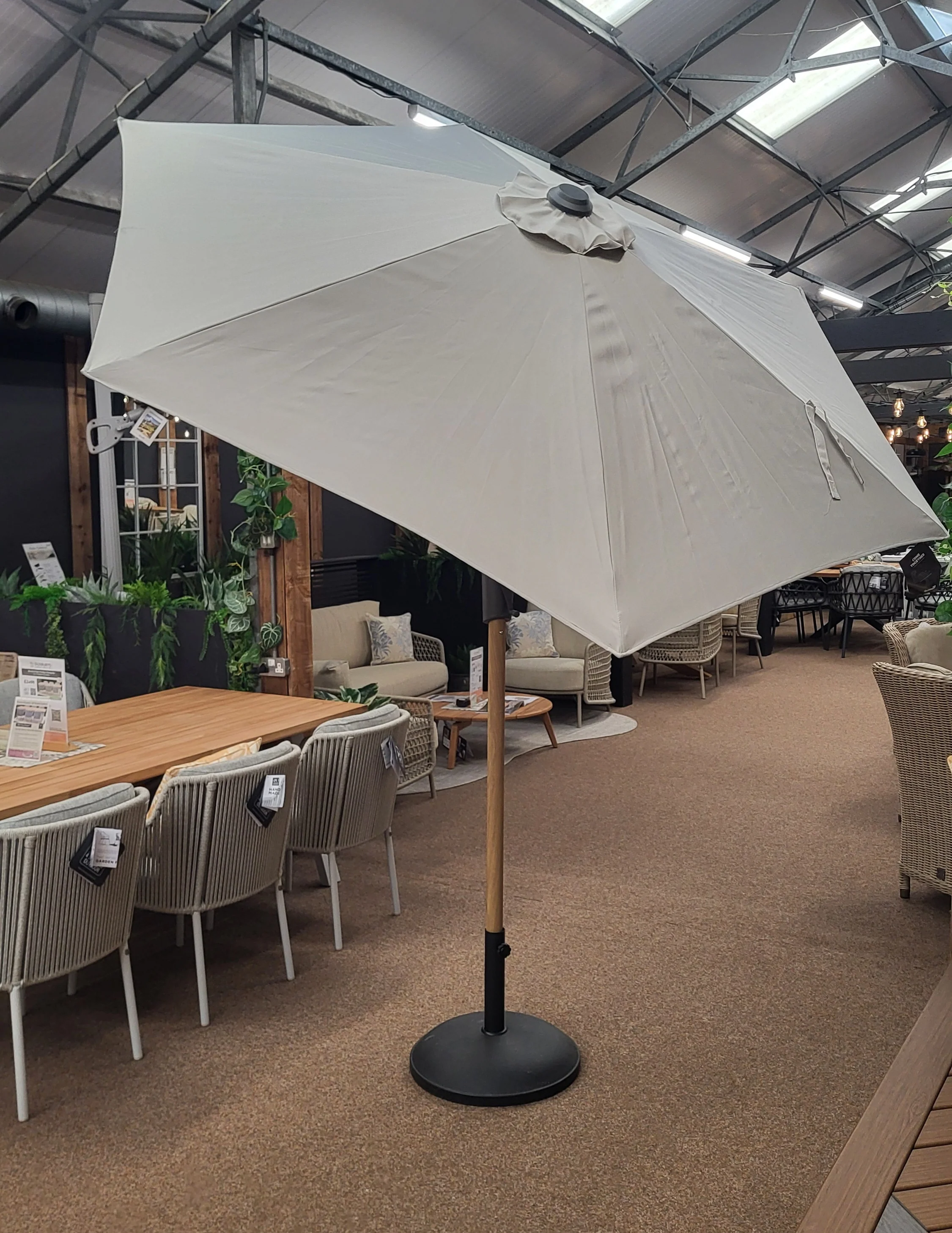 Luxe Parasol in Moon with Larch Folie Pole | Hartman - Image 2