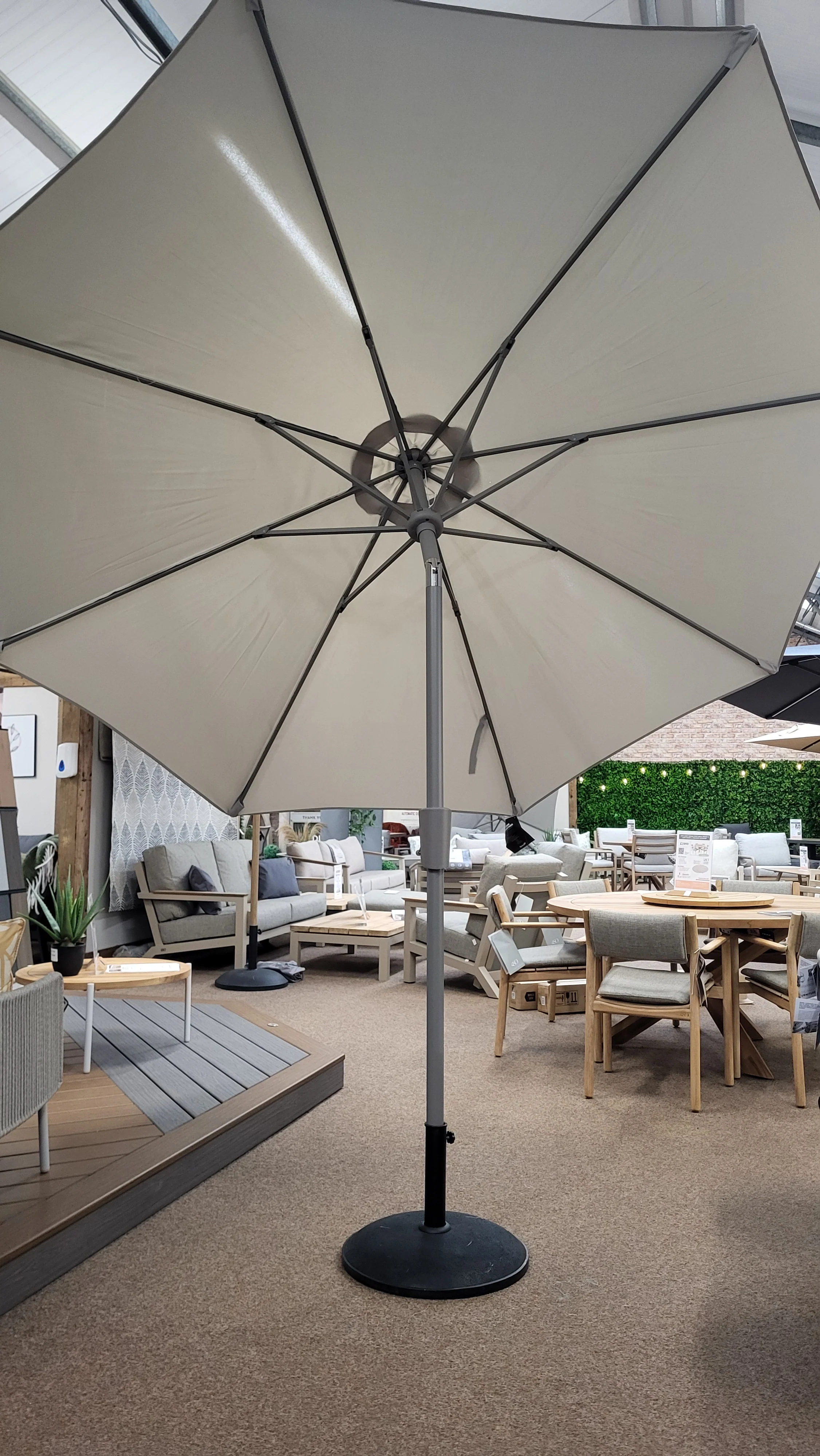 Luxe Parasol in Shell With Taupe/ Warm Grey Pole | Hartman