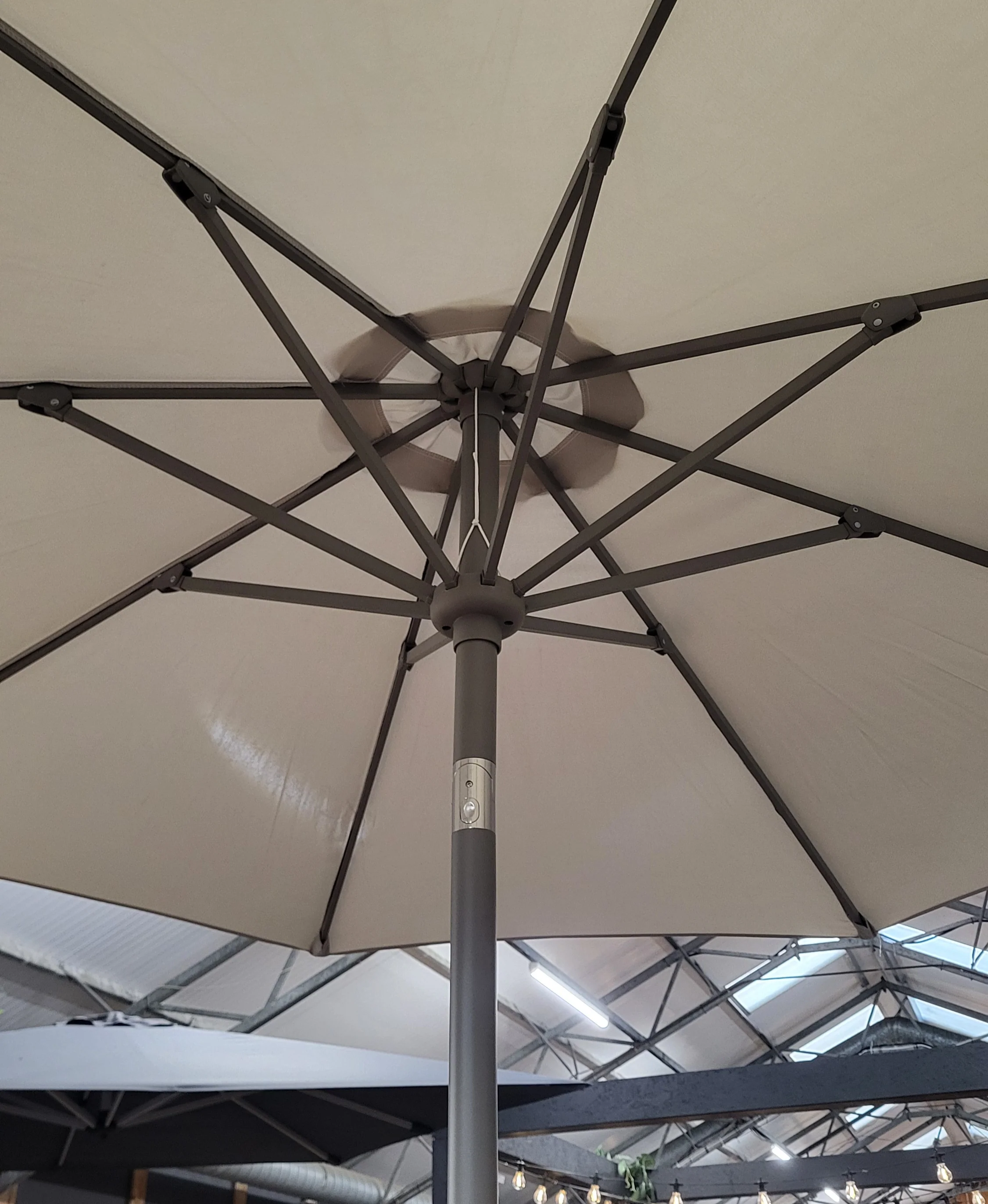 Luxe Parasol in Shell With Taupe/ Warm Grey Pole | Hartman - Image 4