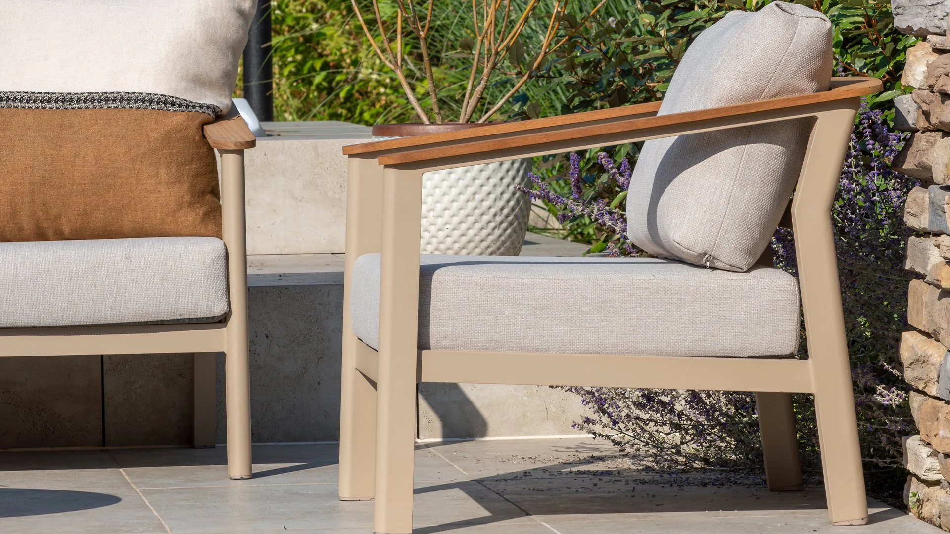 Olivia Outdoor Lounge Set with Monroe Tables & Footstool by 4 Seasons Outdoor - Image 8