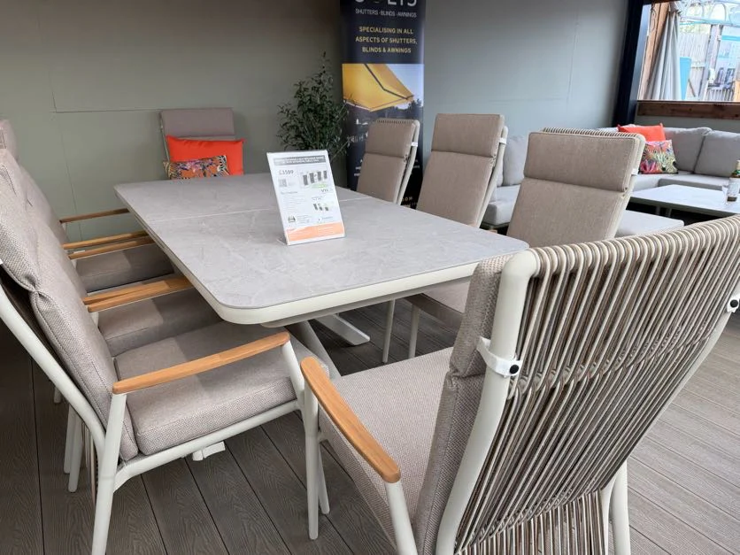 EX-DISPLAY Outdoor 8 Seat Reclining Dining Set with Extending Table - Arnside By Vila - Image 3