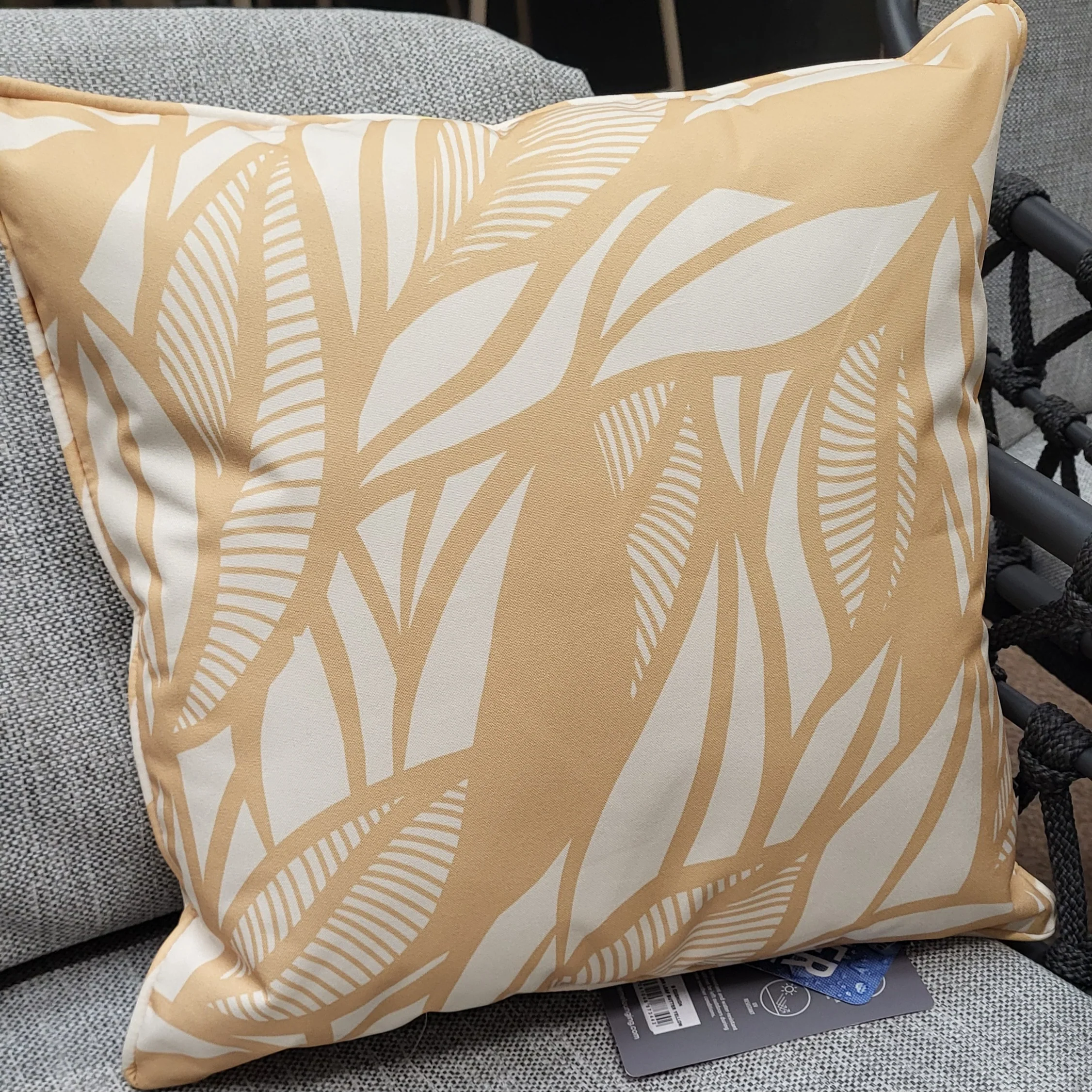 Outdoor B-Cushion Art Collection - Leaf Butter Yellow