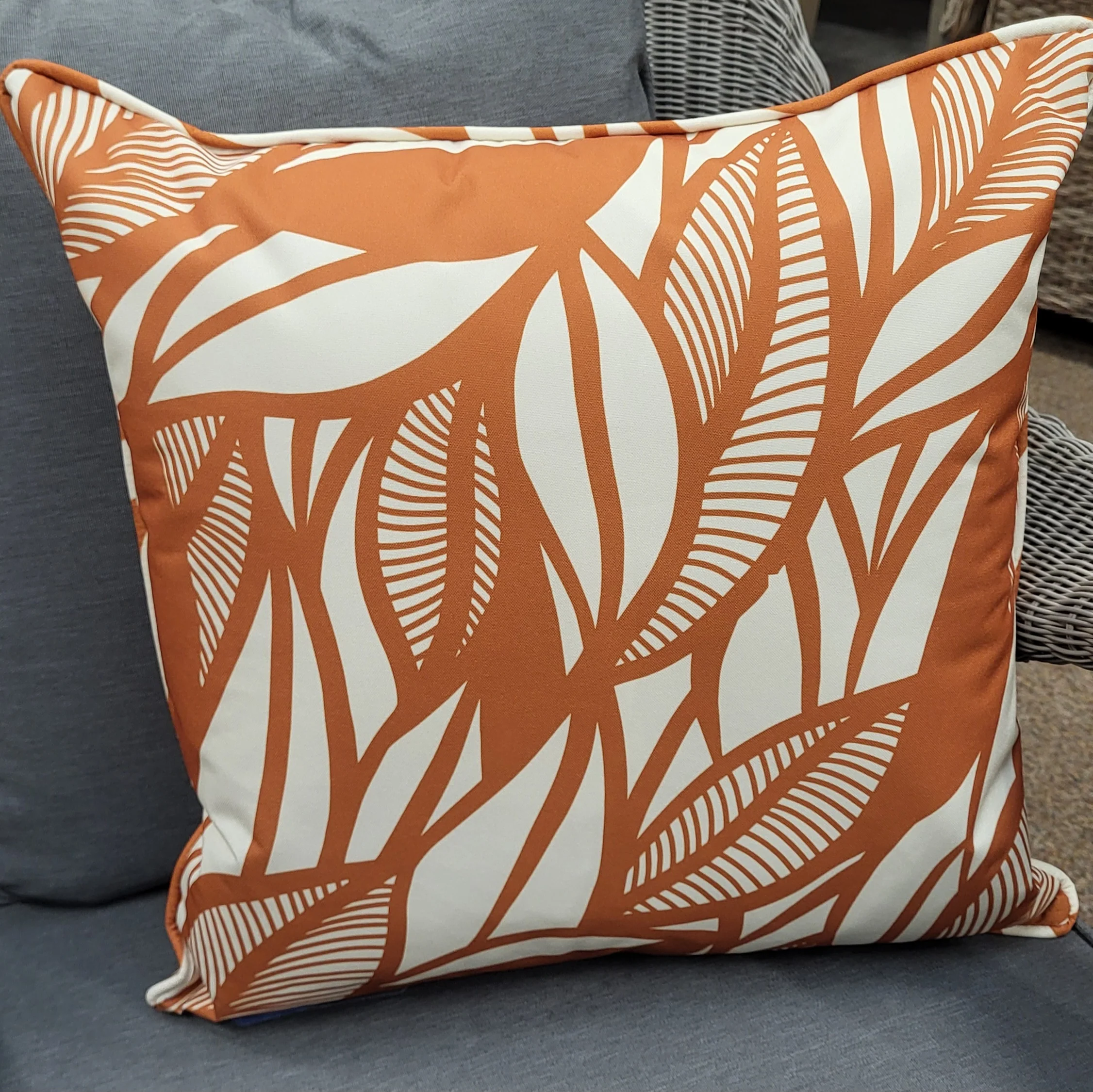 Outdoor B-Cushion Art Collection - Leaf Rust