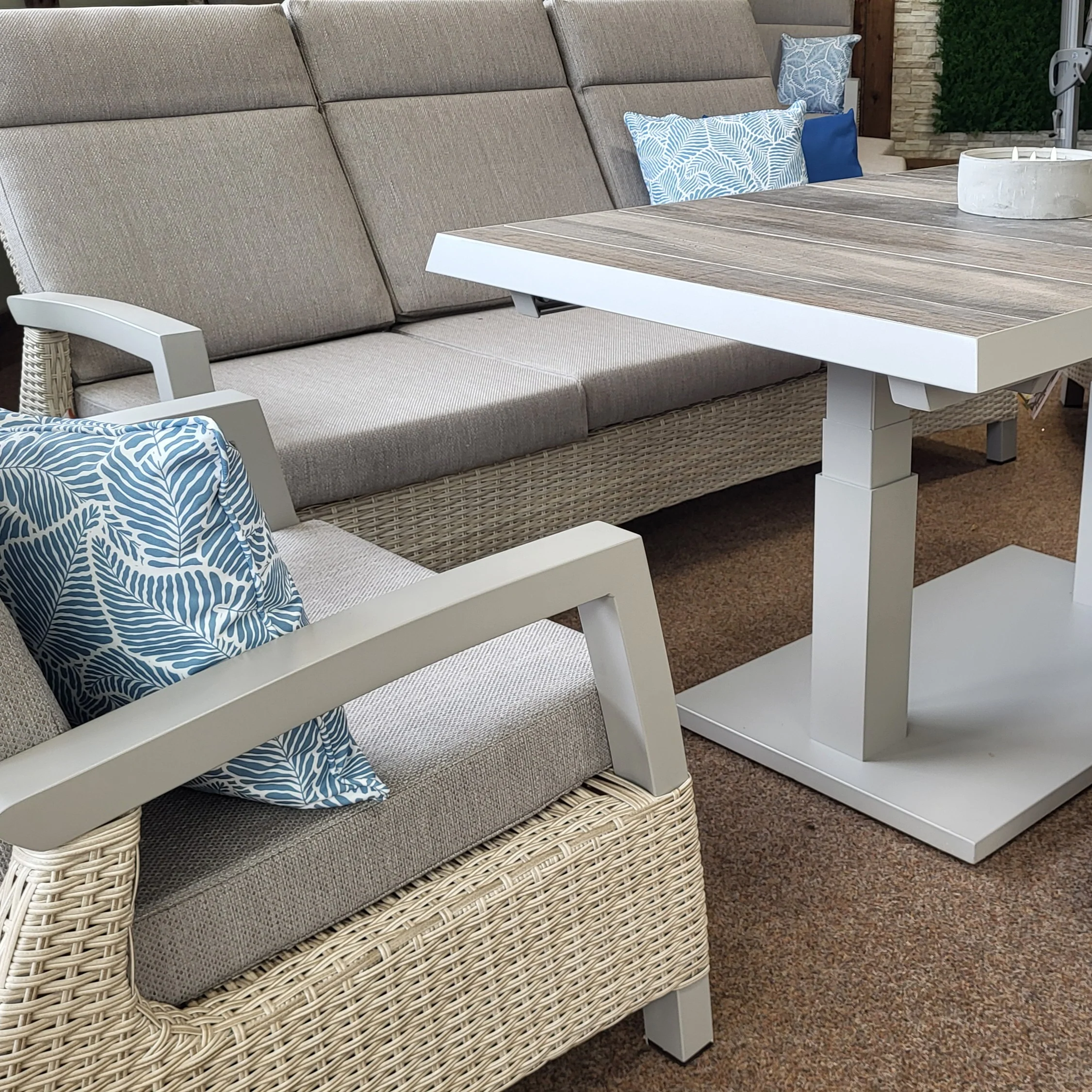 Outdoor Reclining Lounge Set with adjustable/extending table in Natural - Kendal by Vila - Image 2