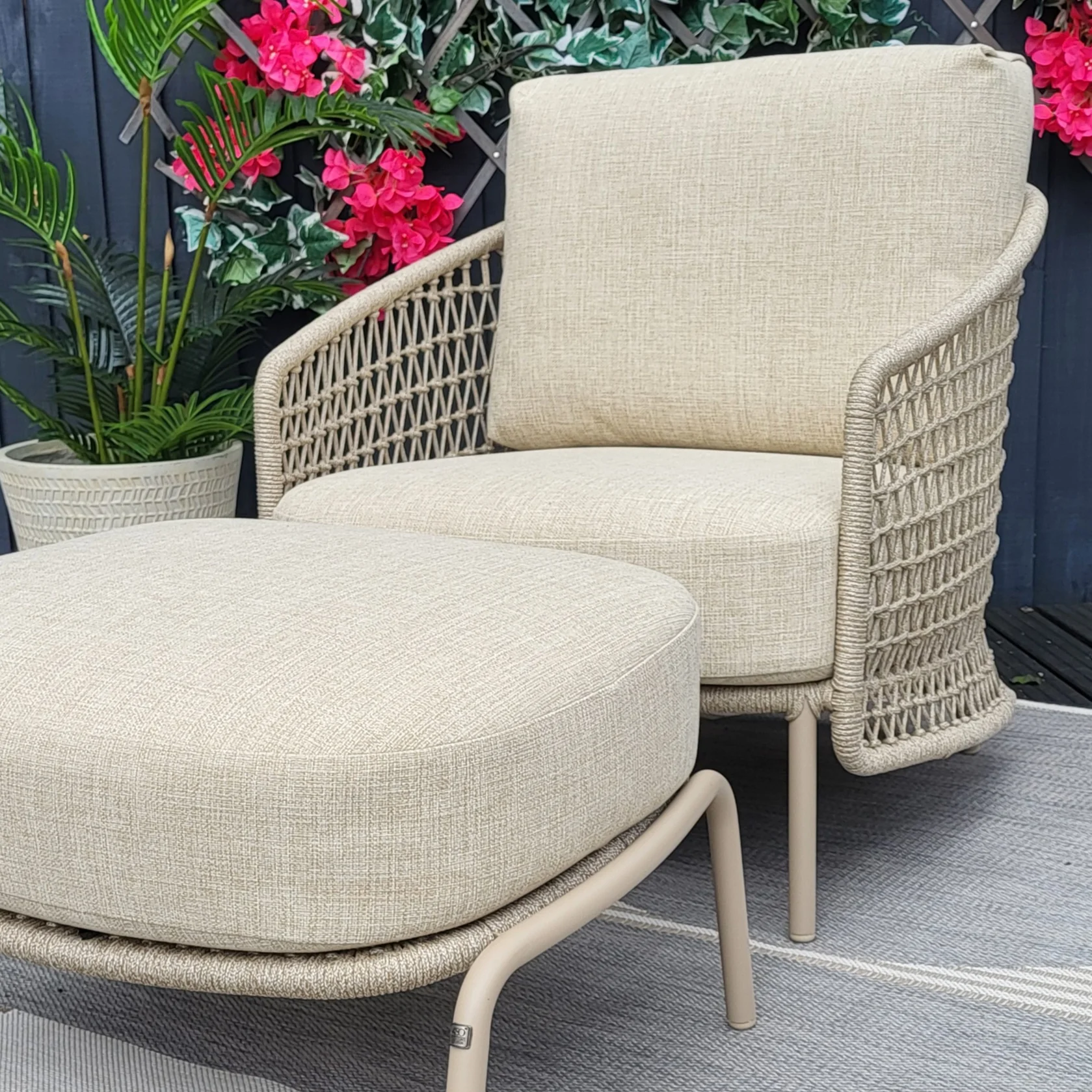 Puccini Outdoor Lounge Chair by 4 Seasons Outdoor - Image 4