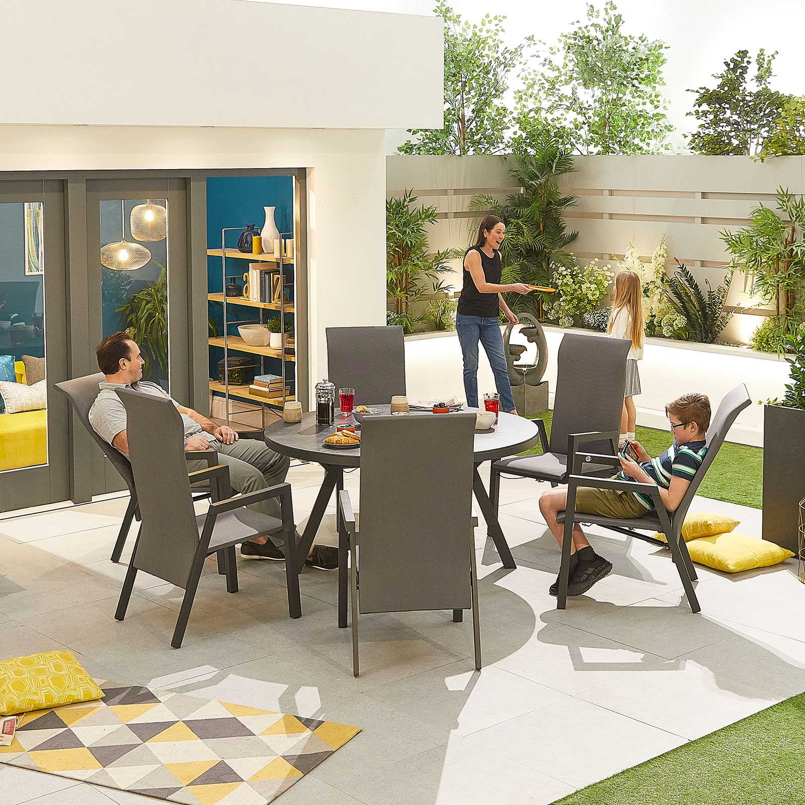 Venice 6 Seat Round Outdoor Dining Set by Nova - Image 3