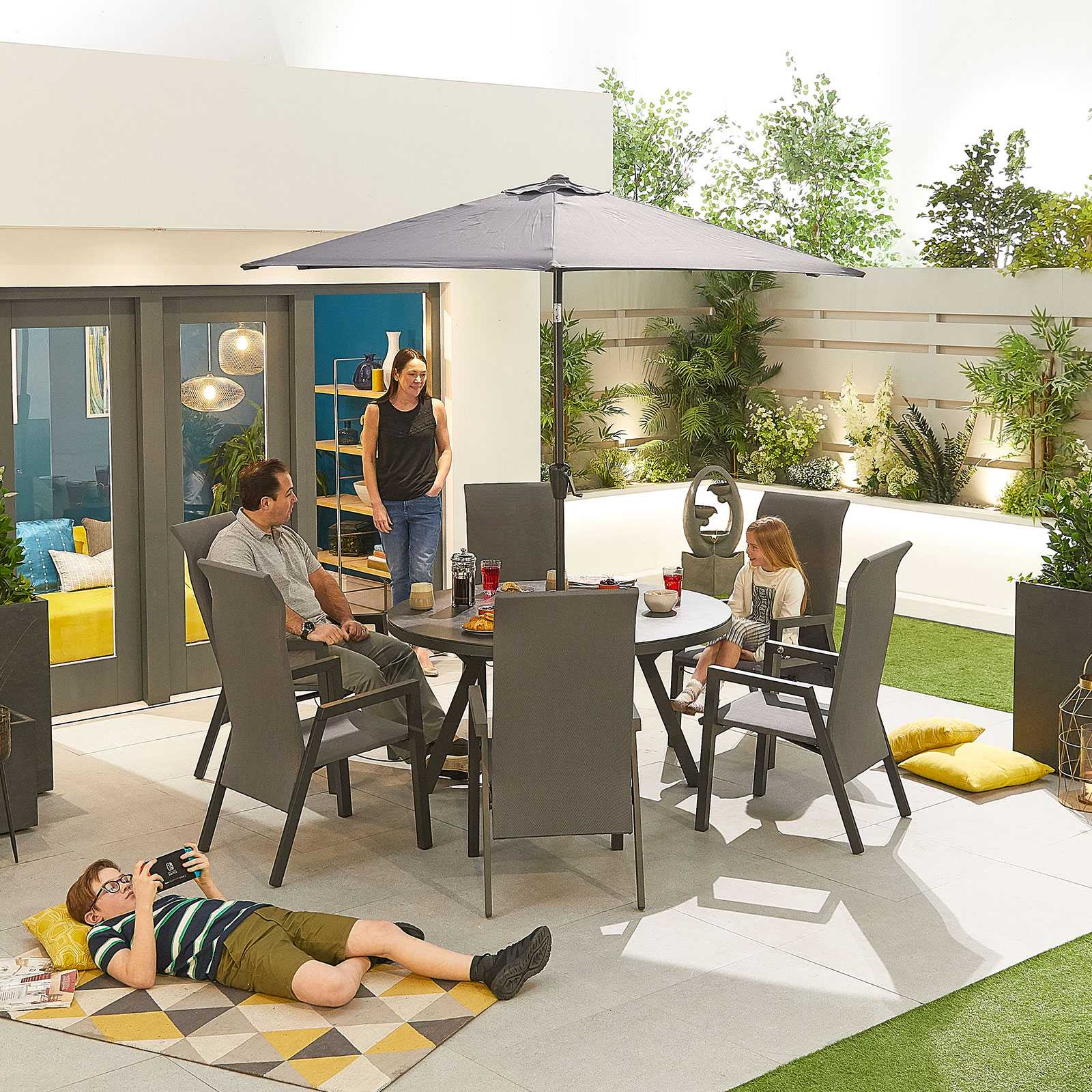 Venice 6 Seat Round Outdoor Dining Set by Nova - Image 7